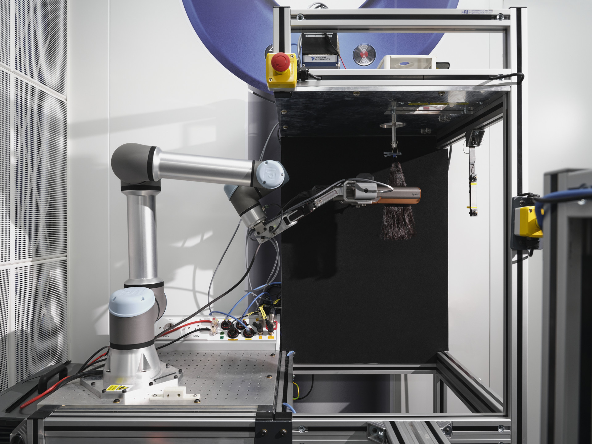 Dyson представляет новый выпрямитель Dyson Airstrait™️