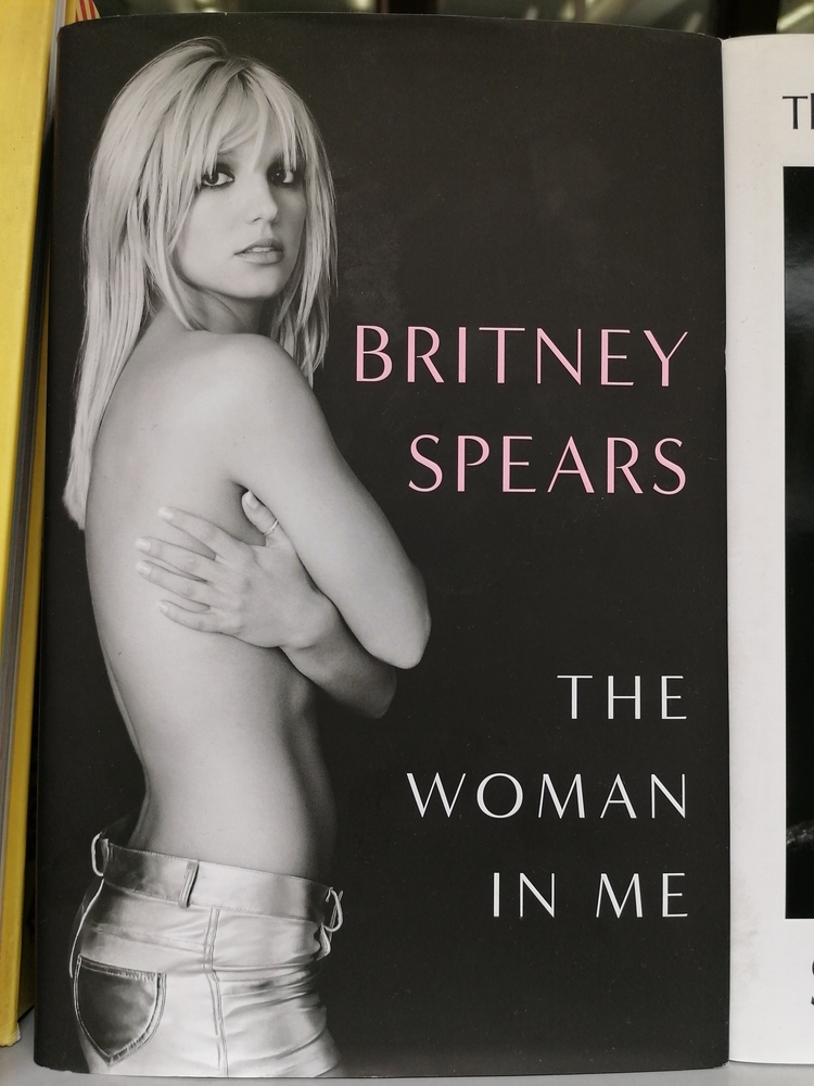 Стало известно, сколько заработала Бритни Спирс благодаря скандальным мемуарам