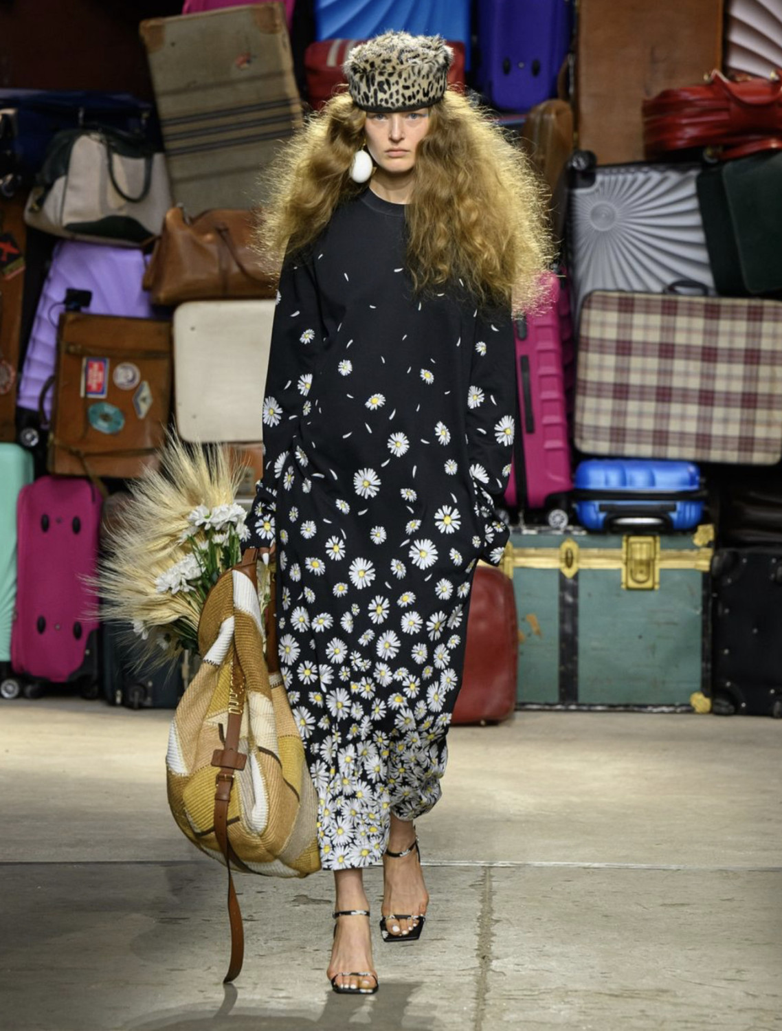 коллекция Moschino SS Resort 2025