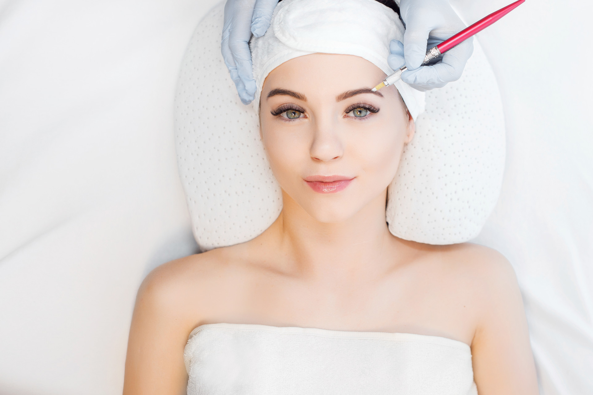 Процесс ламинирование ресниц и бровей Процесс ламинирование ресниц и бровей