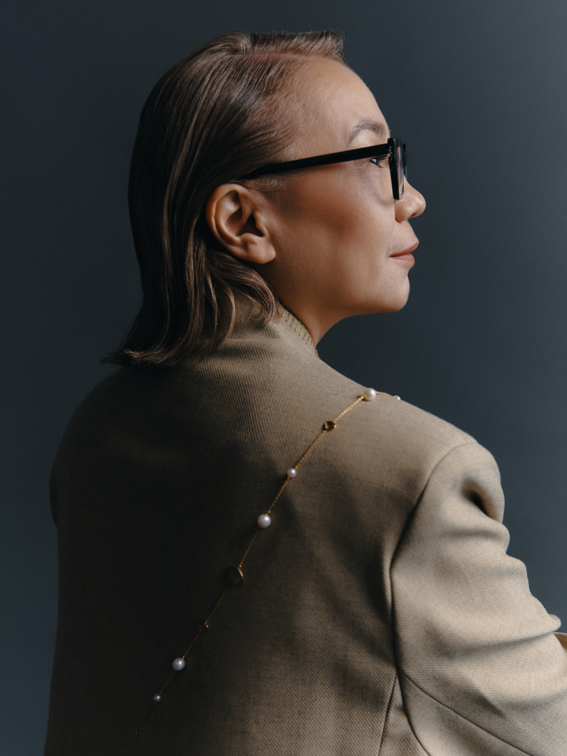 Бала өзін жұлқып тастады