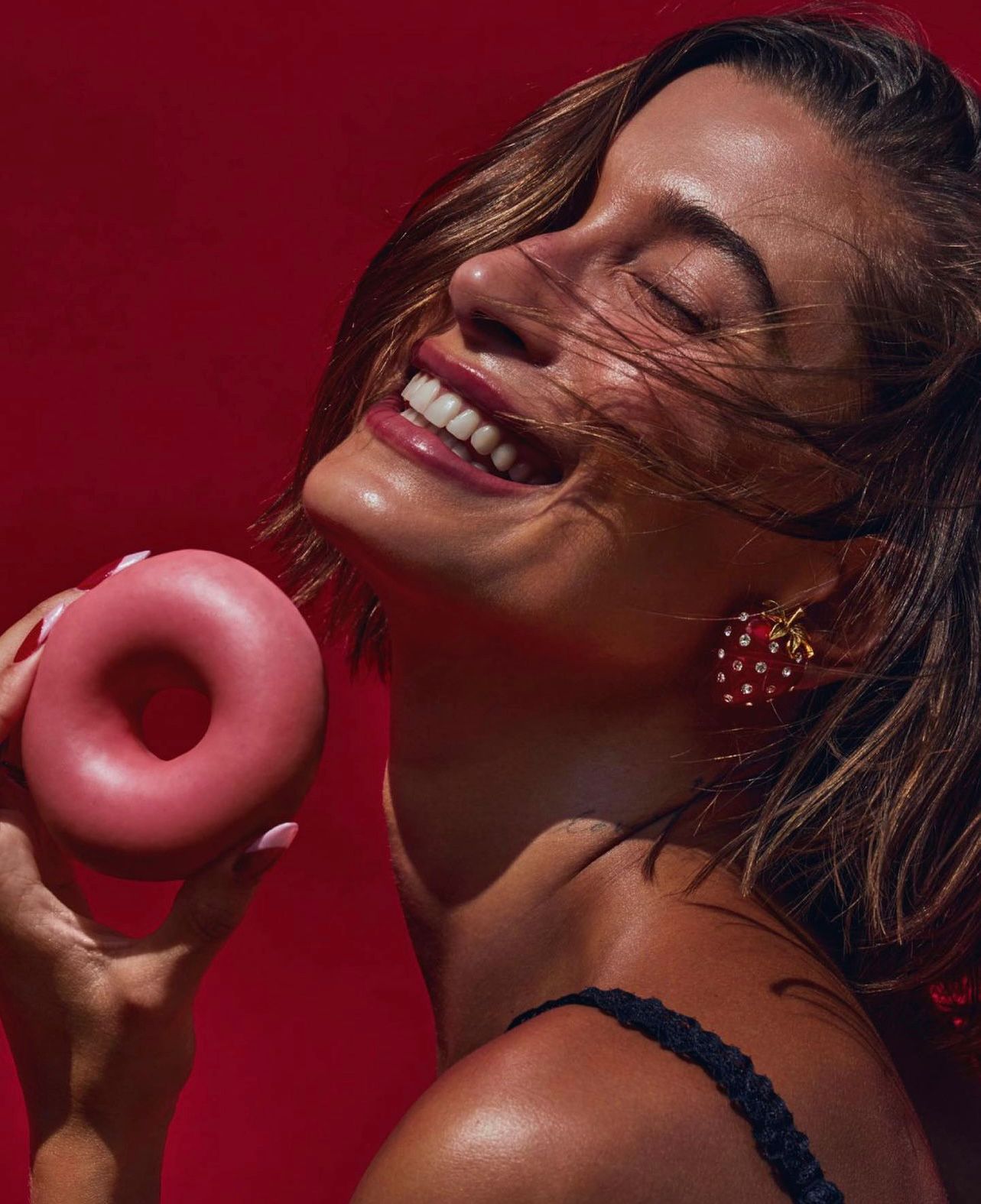 Хейли и бренд Rhode Хейли и бренд Rhode