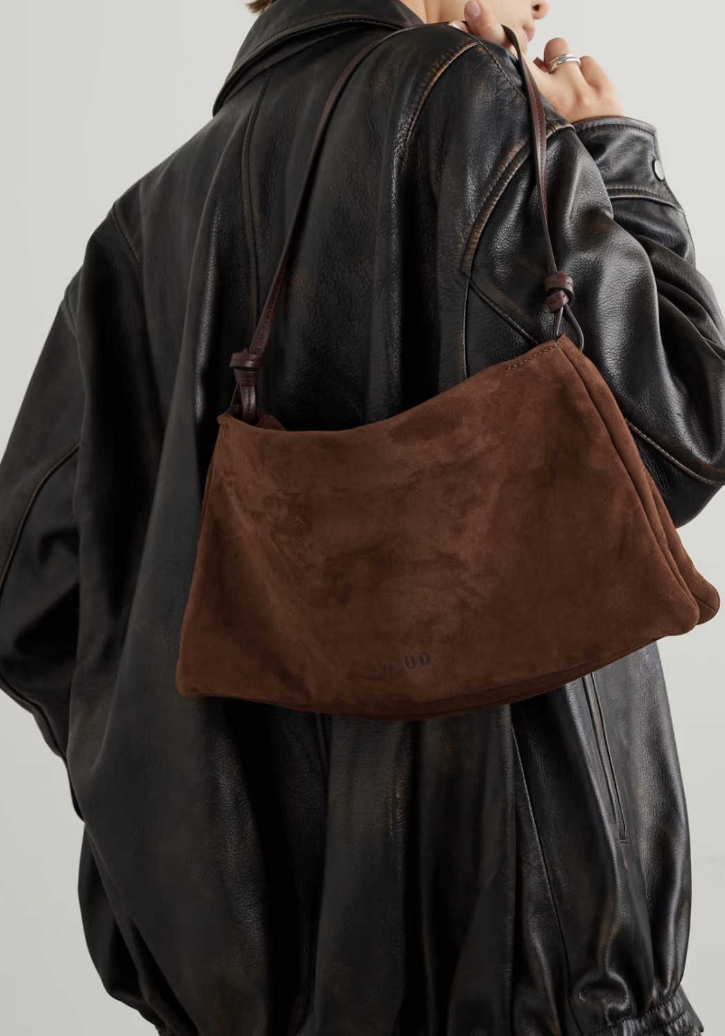 коричневая сумка из замши тренд