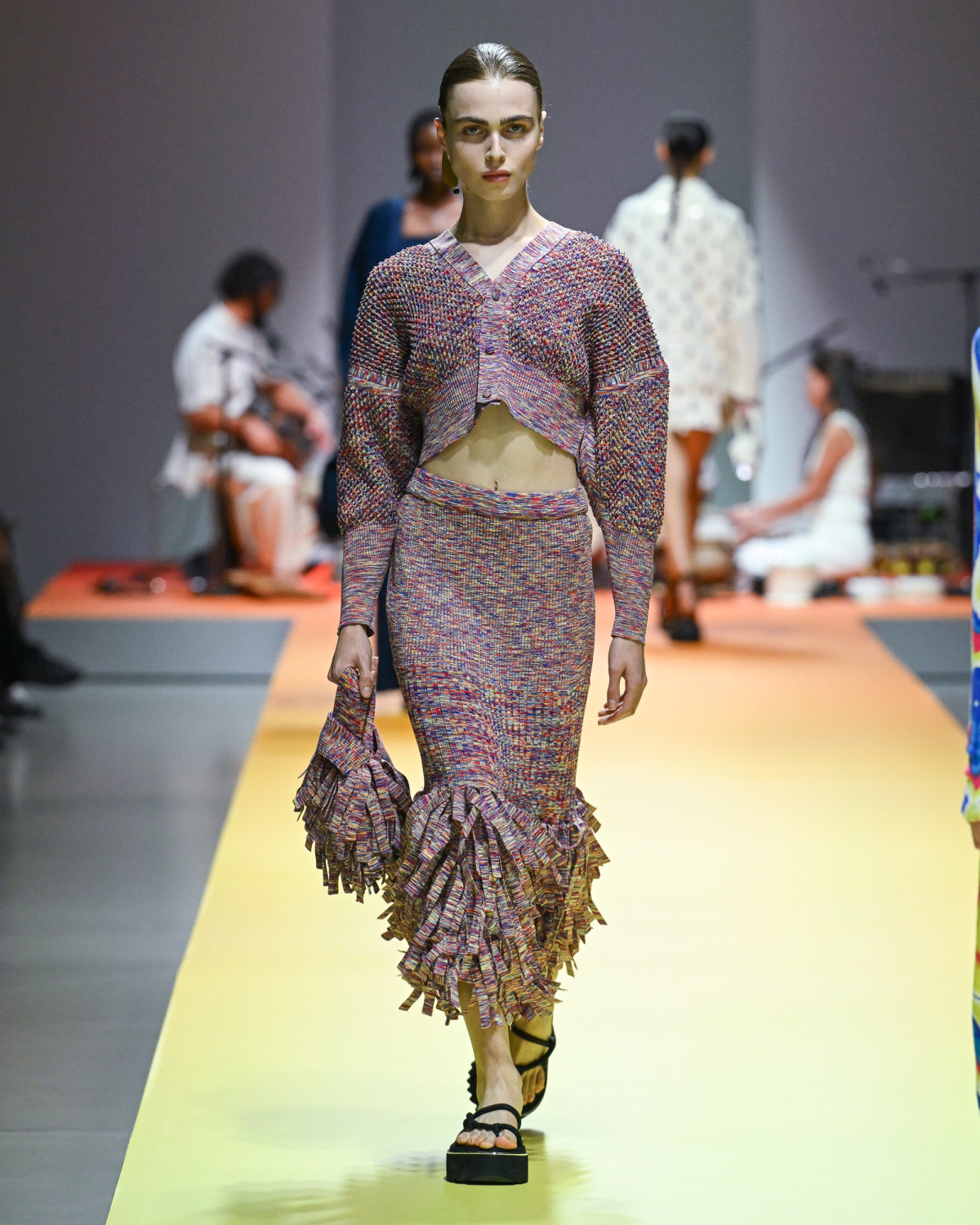 первый день Недели моды в Париже