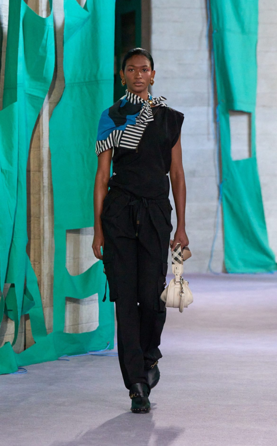 коллекция Burberry SS 2025