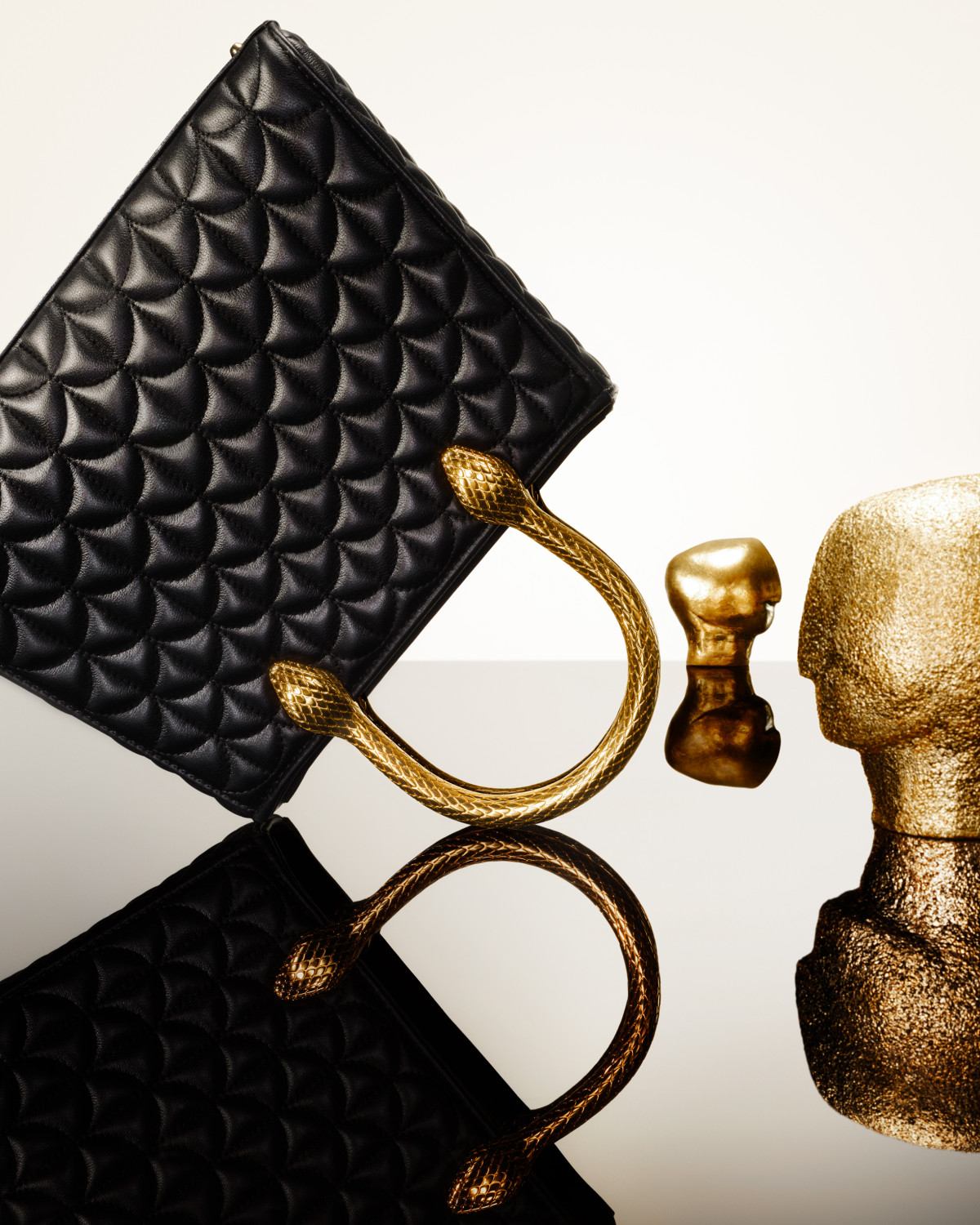 Мозаика императорских терм и фрагменты Древнего Рима в новой коллекции кожаных изделий и аксессуаров от Bvlgari