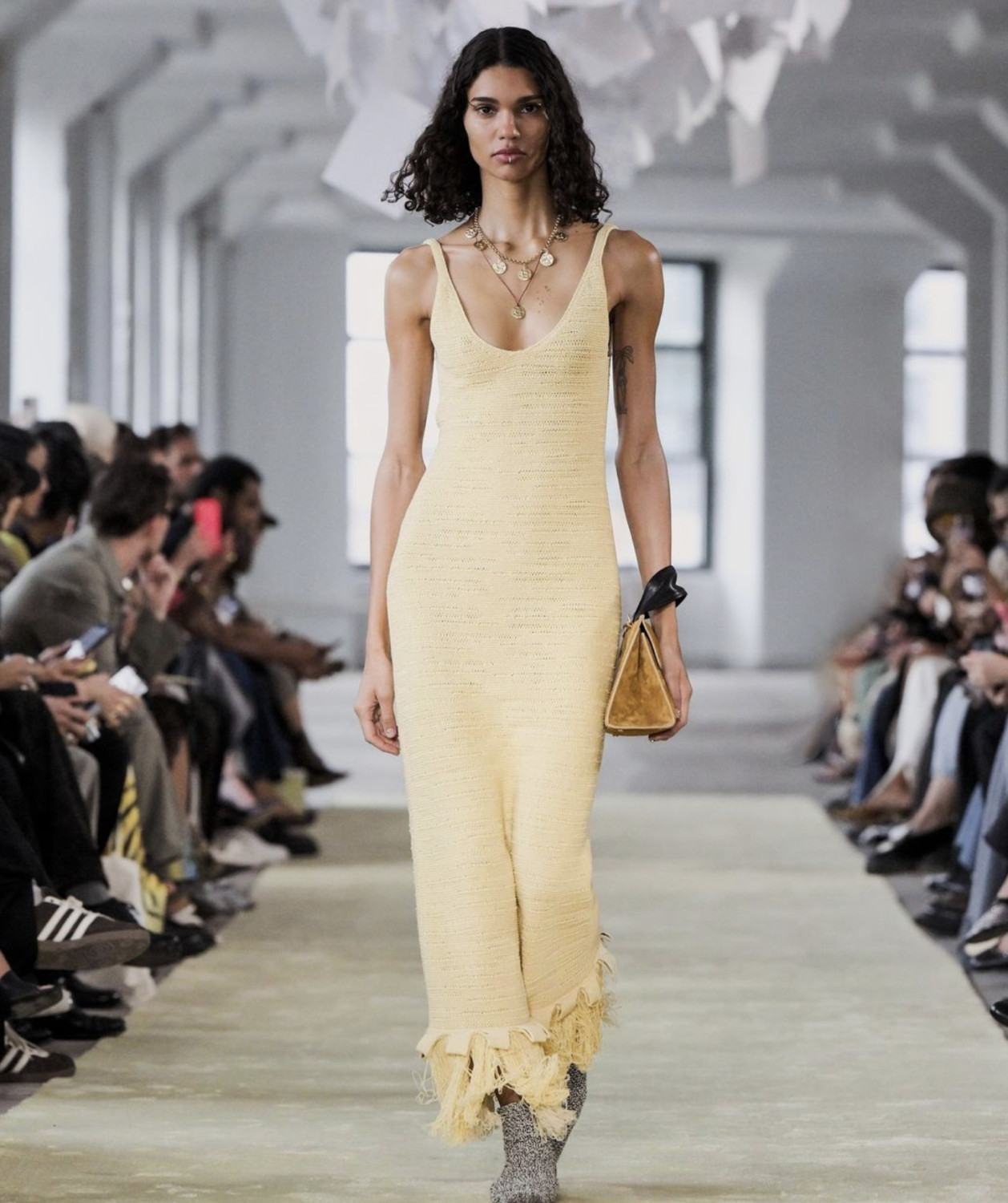 показ Nanushka SS 2025