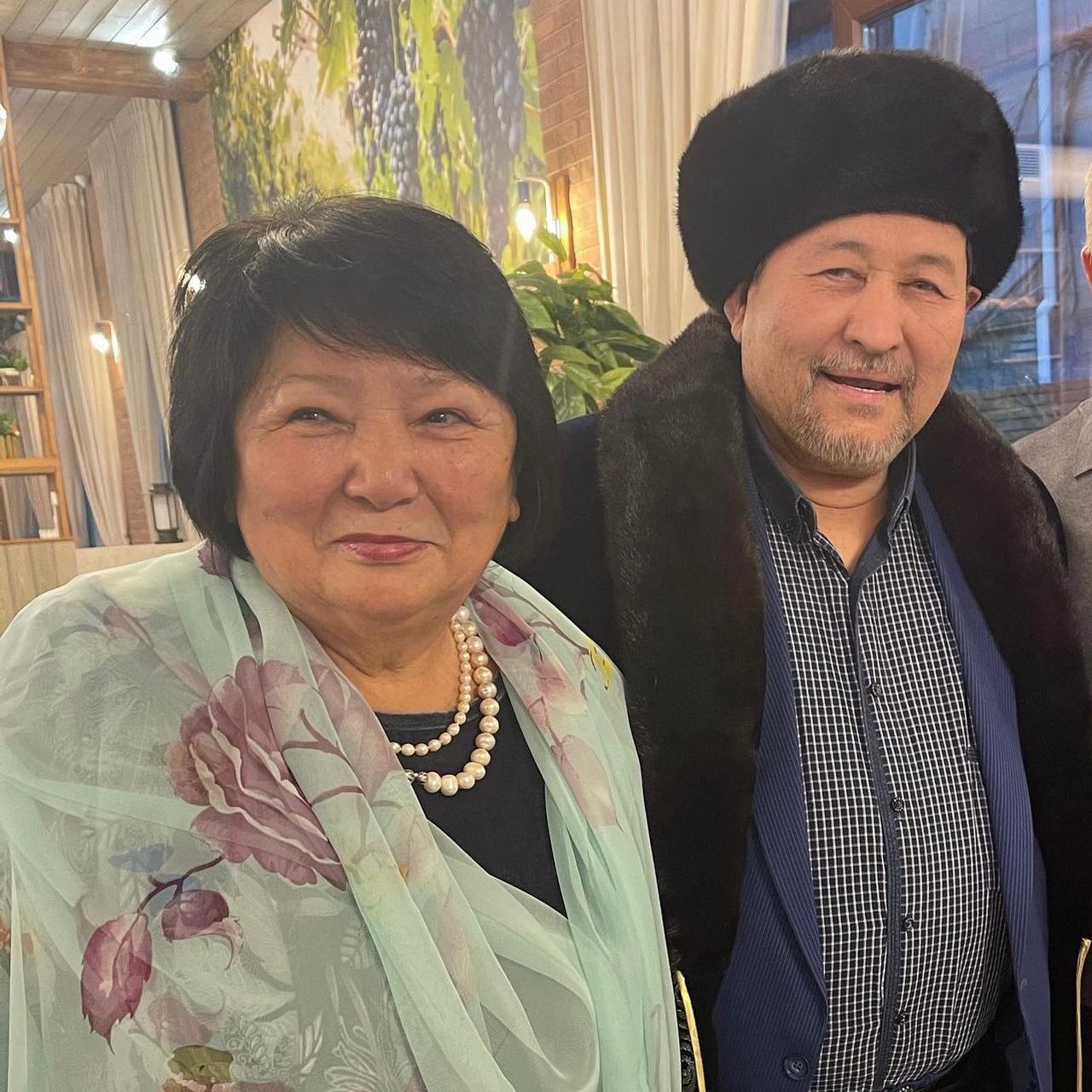 семья Баян Алагузовой семья Баян Алагузовой