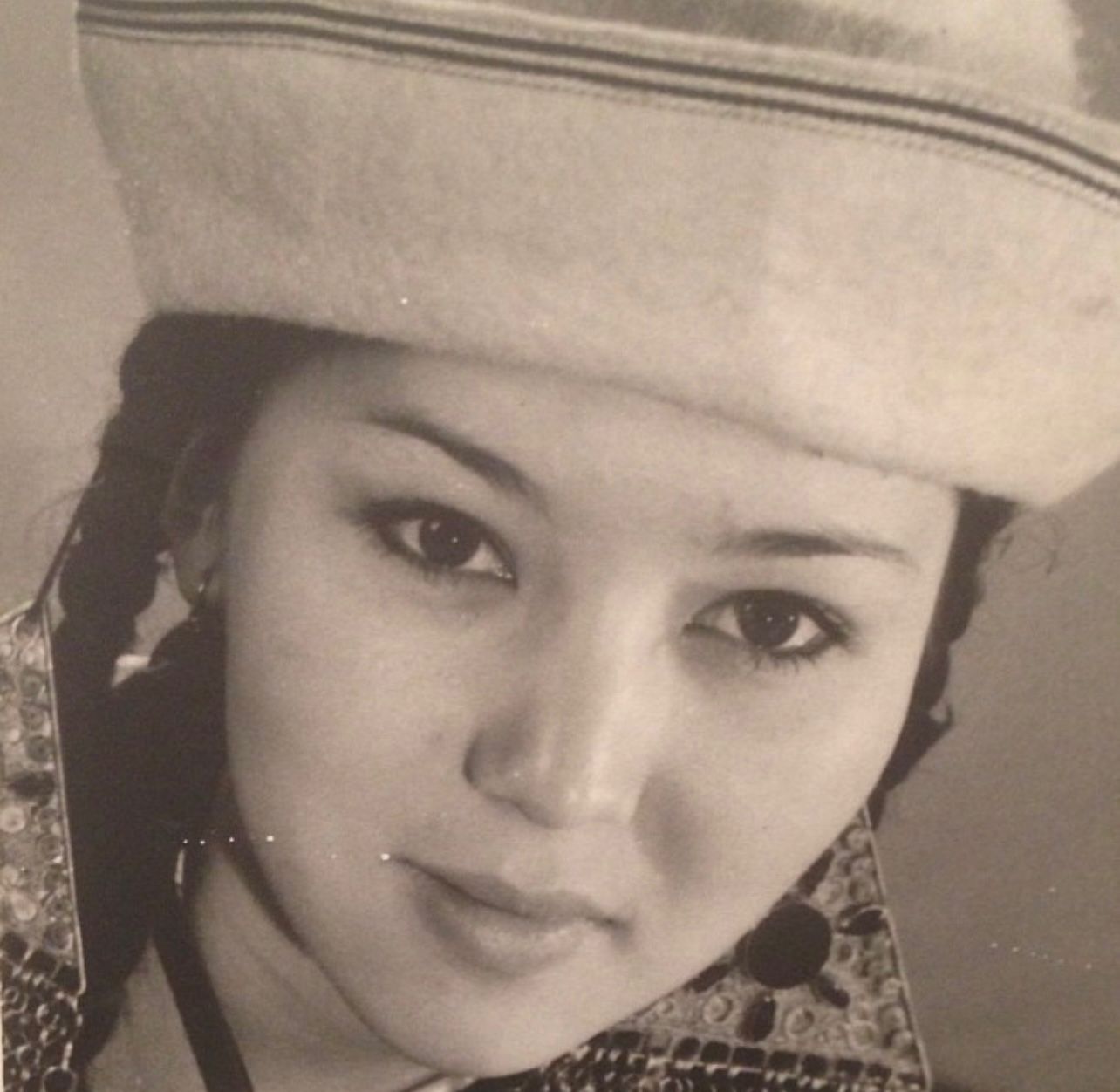 Баян Алагузова Баян Алагузова