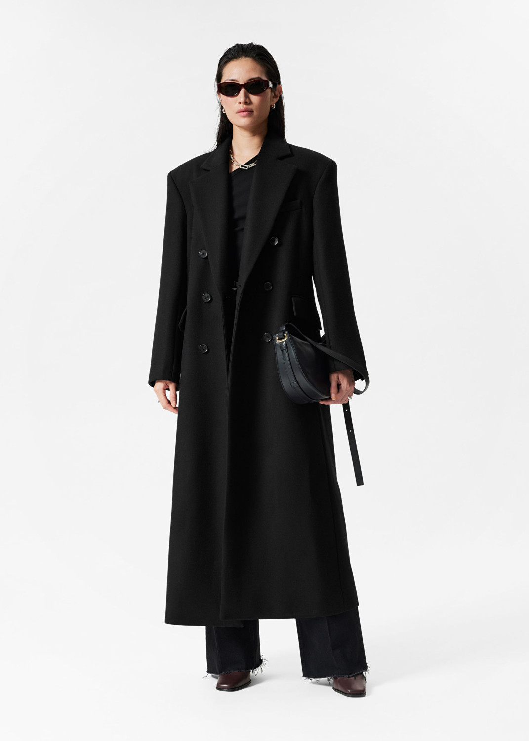 где купить черное пальто