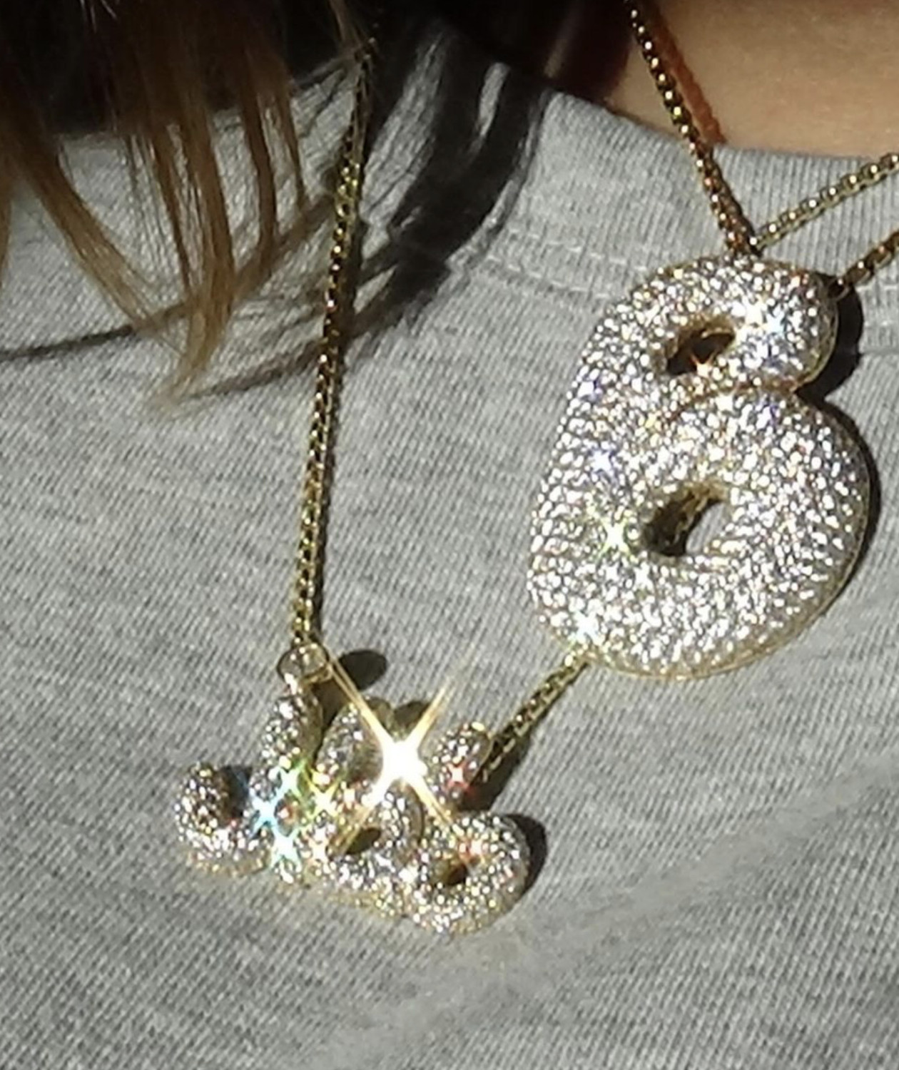 Хейли Бибер колье посвященное сыну