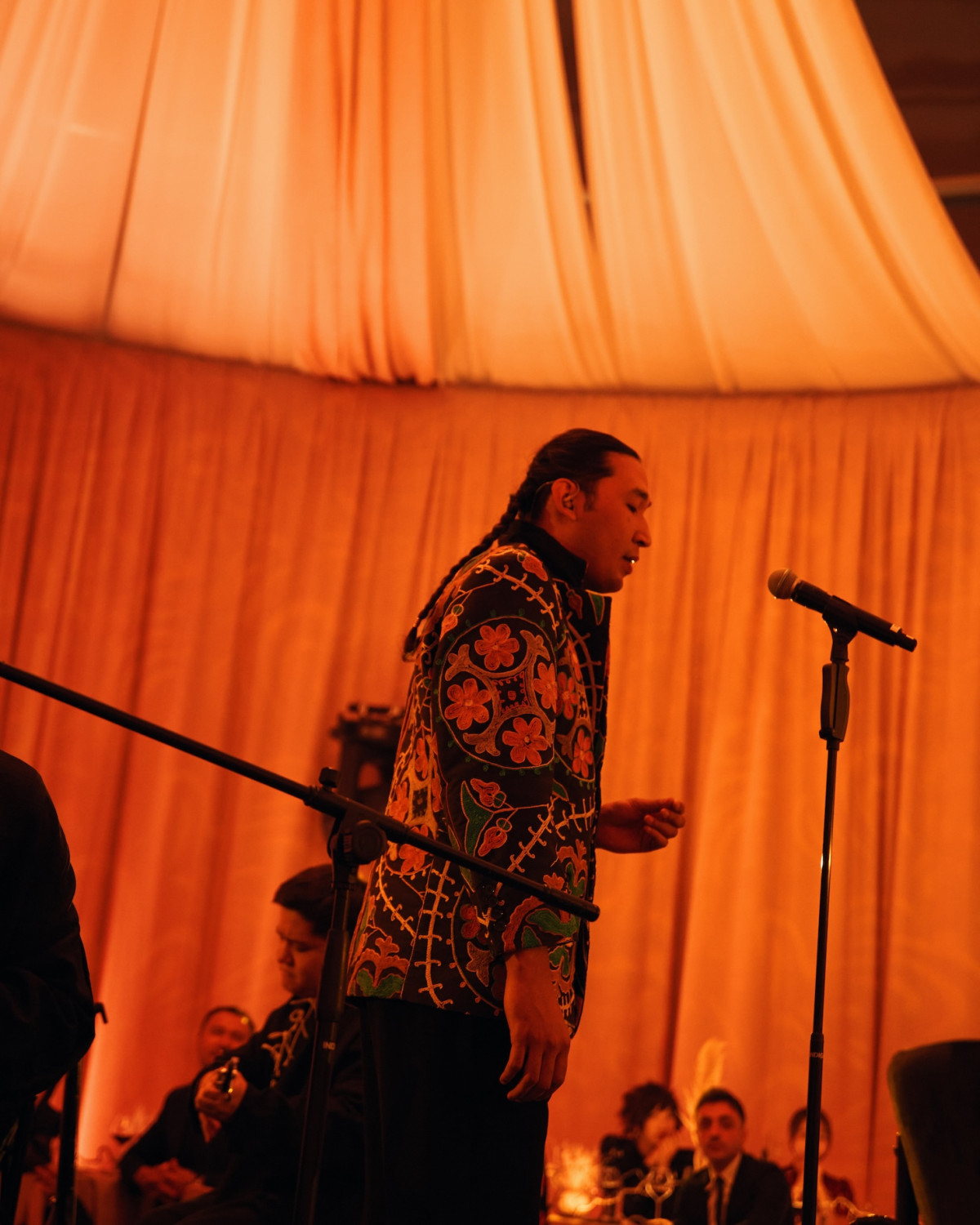 Dequine, Айдана Сахари, Айсултан Сеитов и другие звезды на светском ужине в честь запуска премиальных сервисов Ultima Яндекс Go в Казахстане