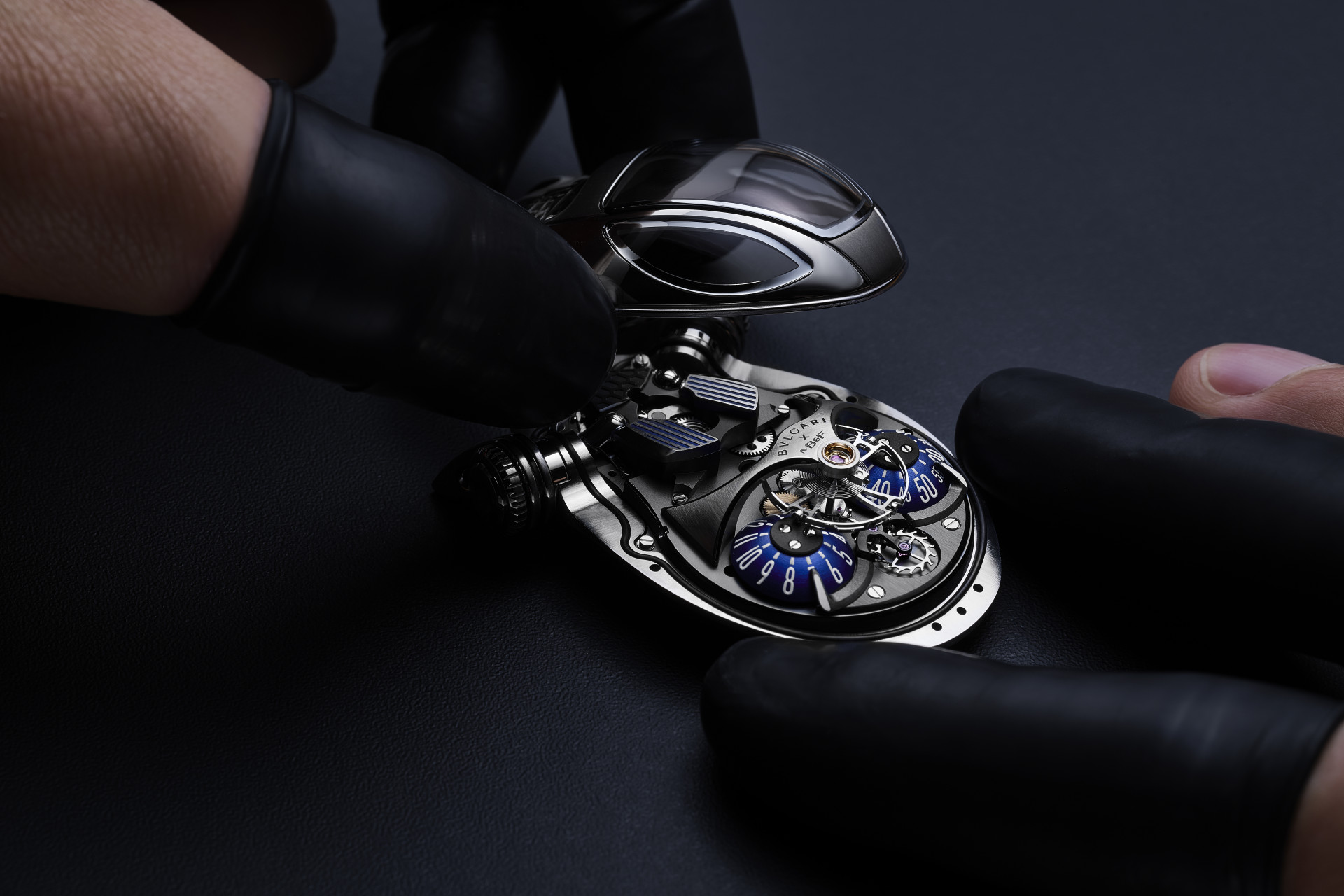 часы Serpenti Bvlgari MB&F