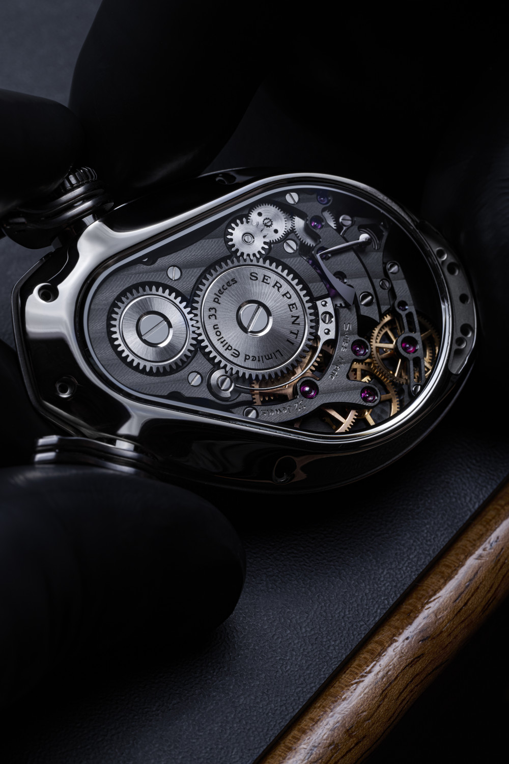 часы Serpenti Bvlgari MB&F