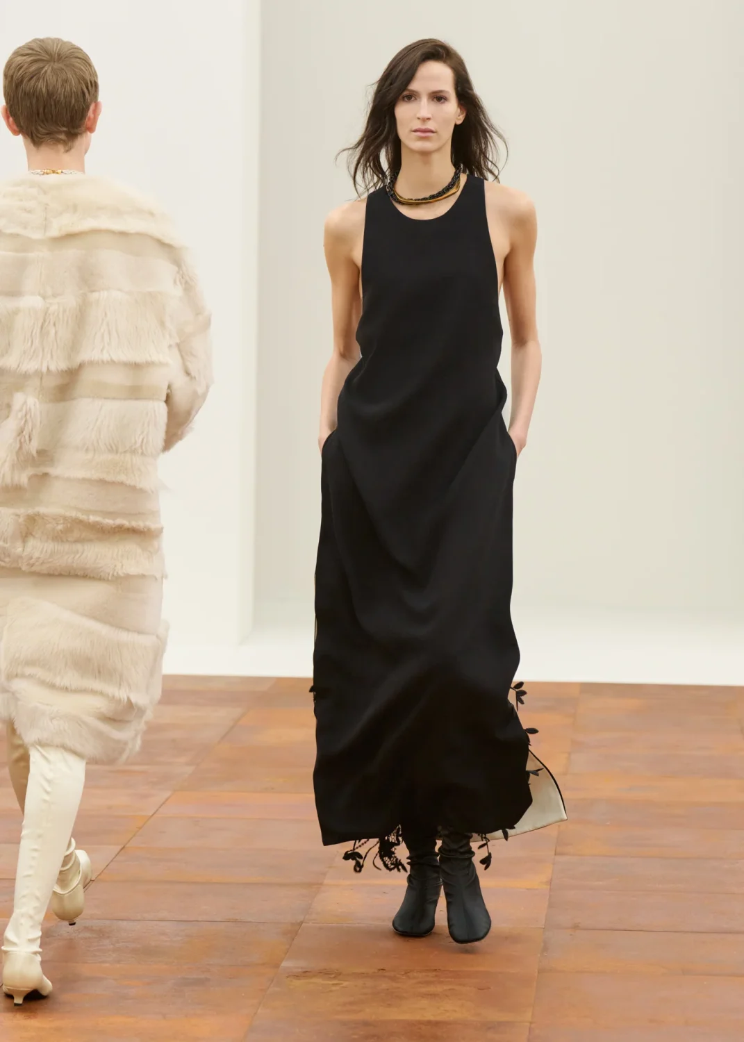 коллекция Toteme FW 2025