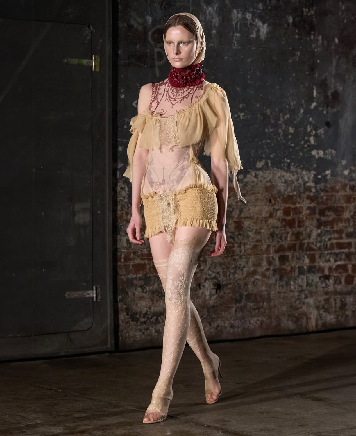 коллекция Dilara Findikoglu 2025