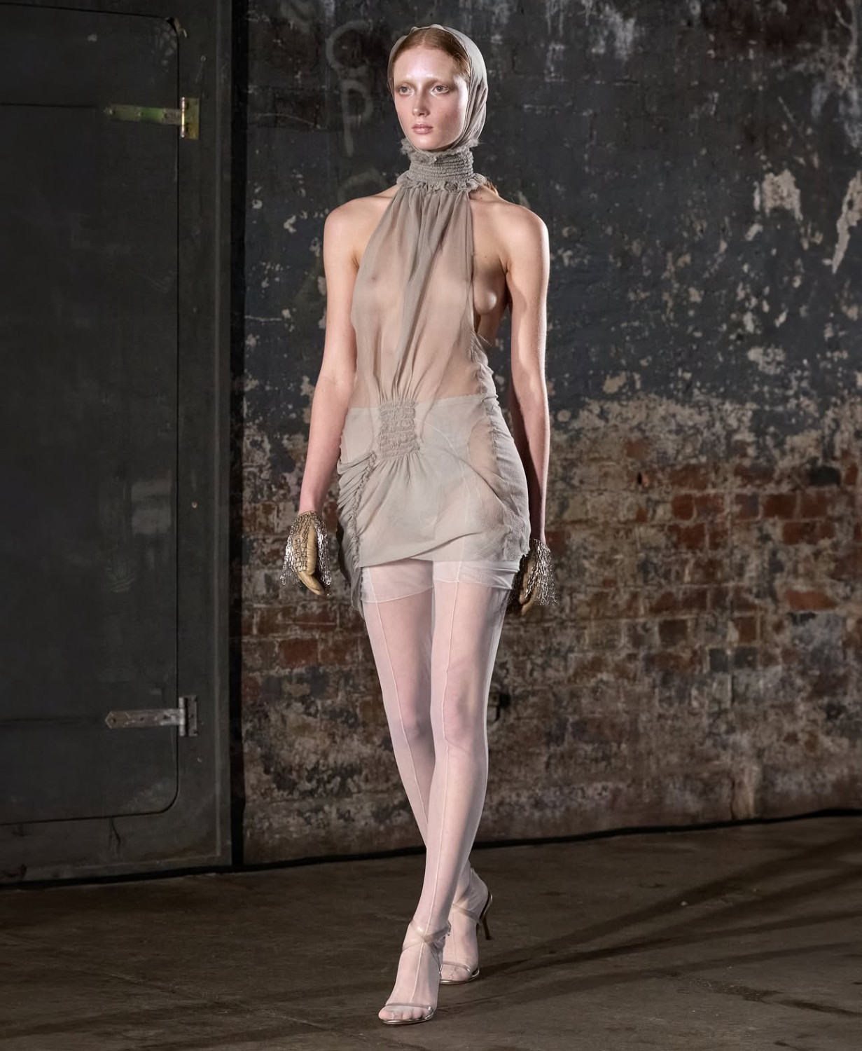 коллекция Dilara Findikoglu 2025