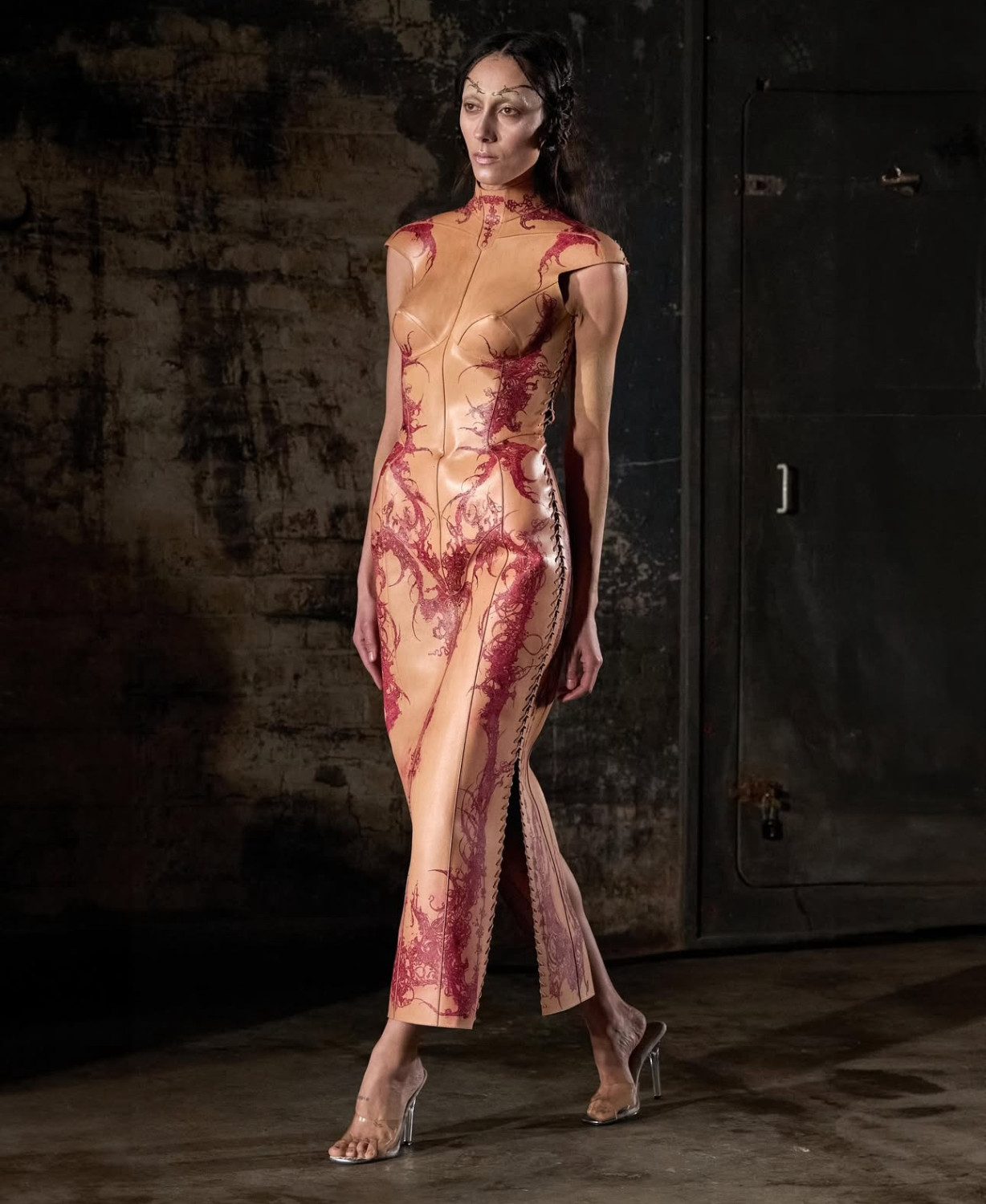 коллекция Dilara Findikoglu 2025