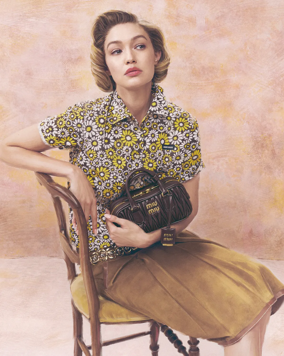 Джиджи Хадид Miu Miu