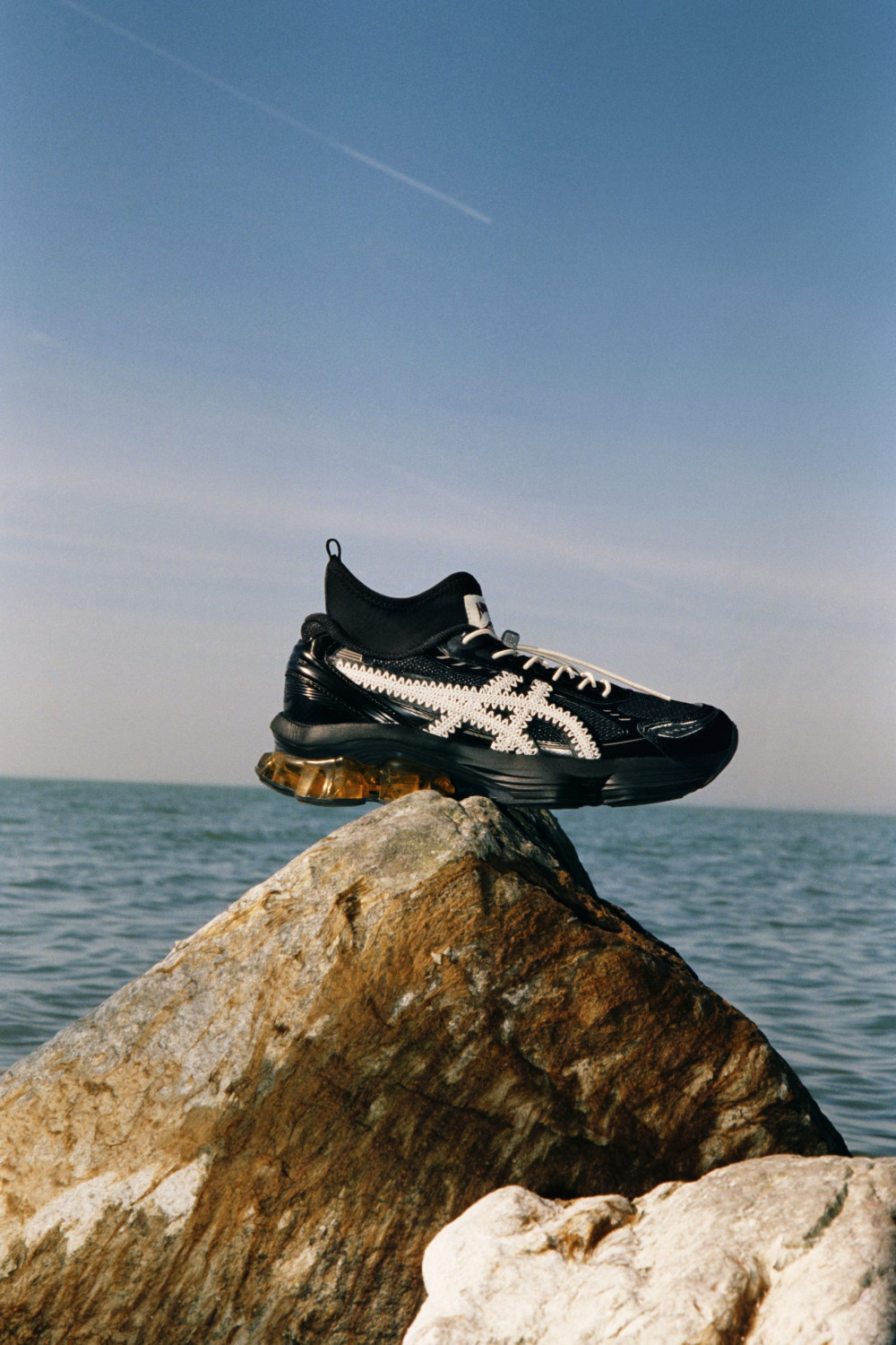 коллаборация Nanushka ASICS 