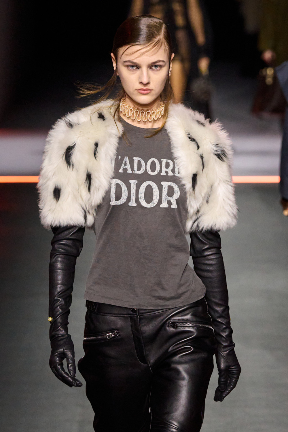 Dior перевыпускает футболку J’Adore