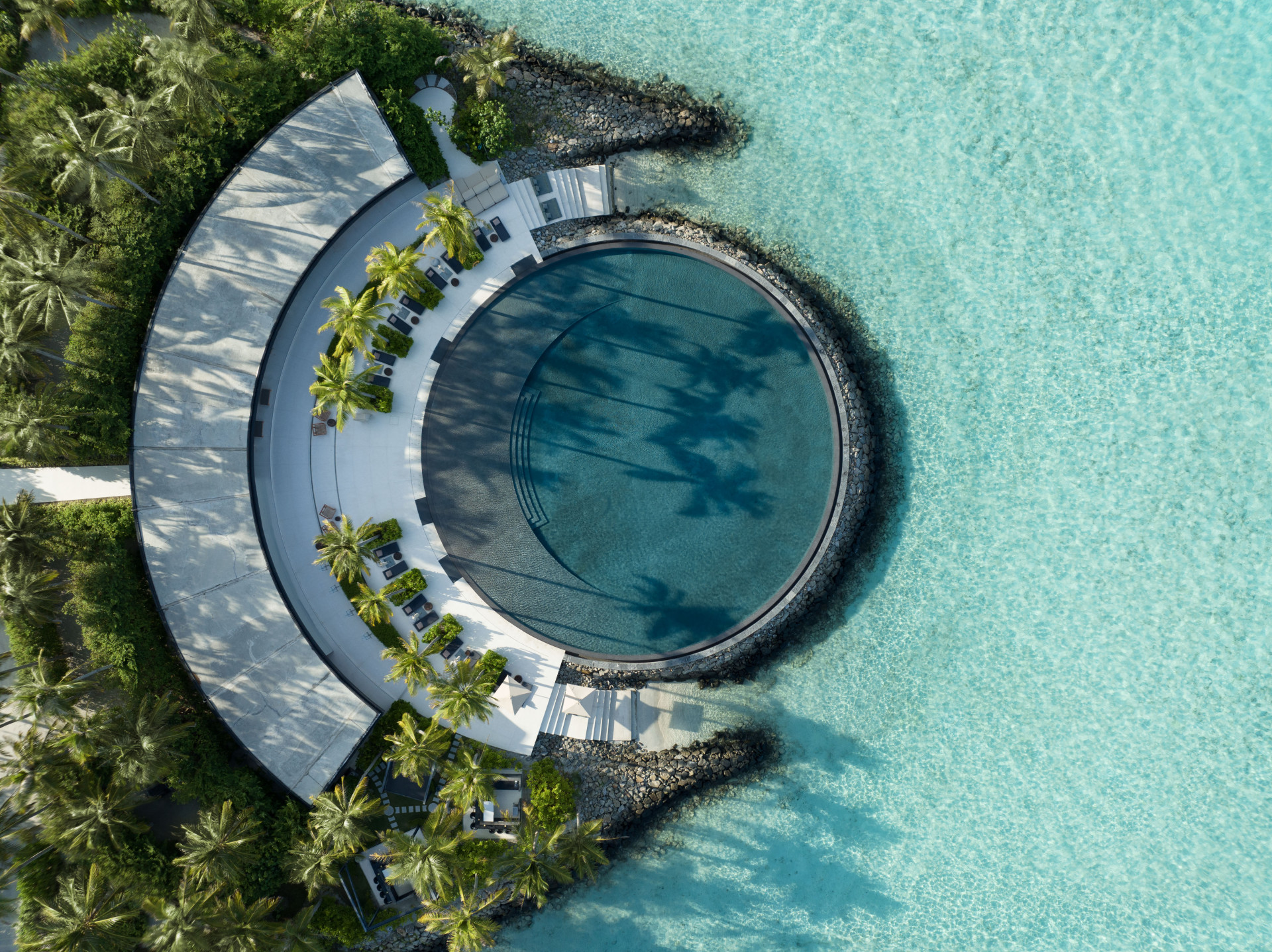 The Ritz-Carlton Maldives, Fari Islands: дань традициям