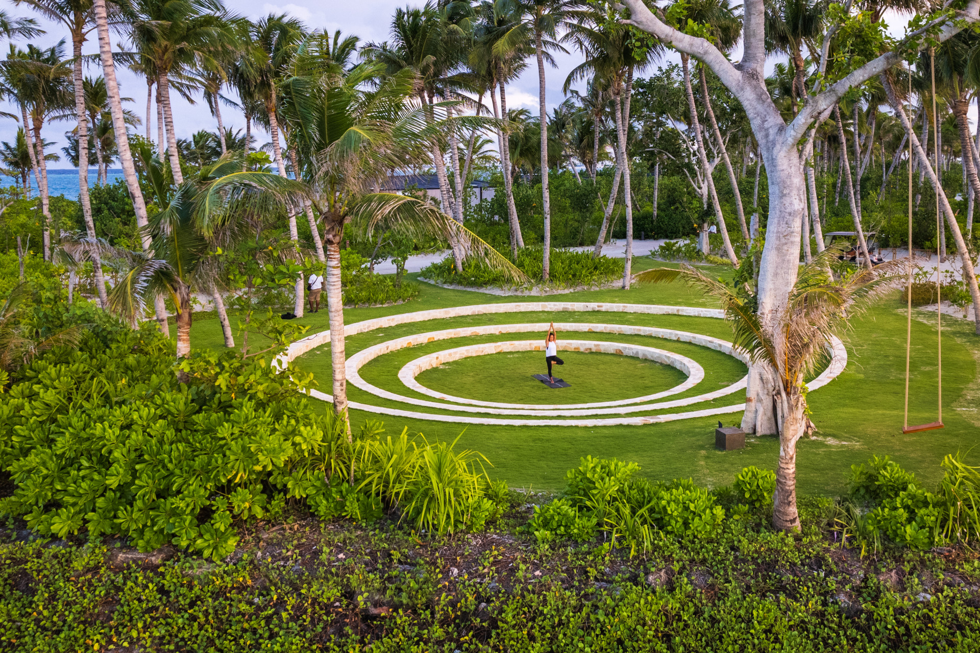 The Ritz-Carlton Maldives, Fari Islands: дань традициям