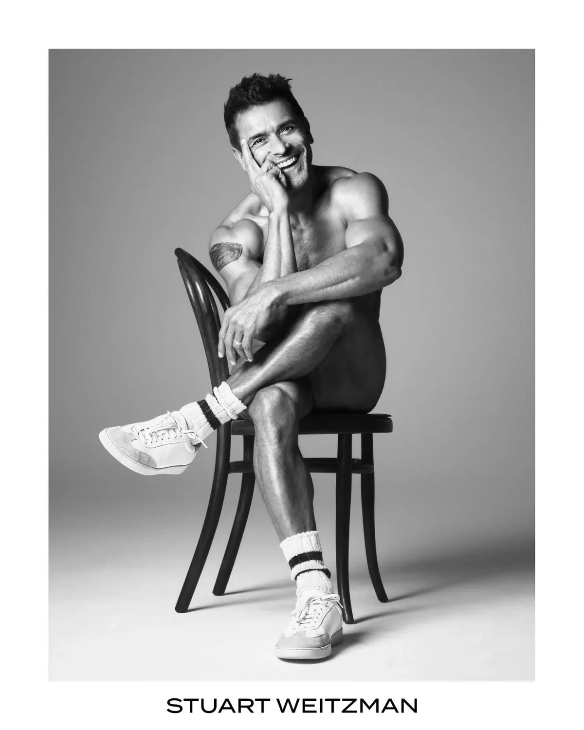 Марк Консуэлос Stuart Weitzman