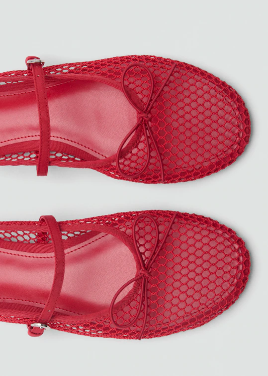 красная обувь тренд