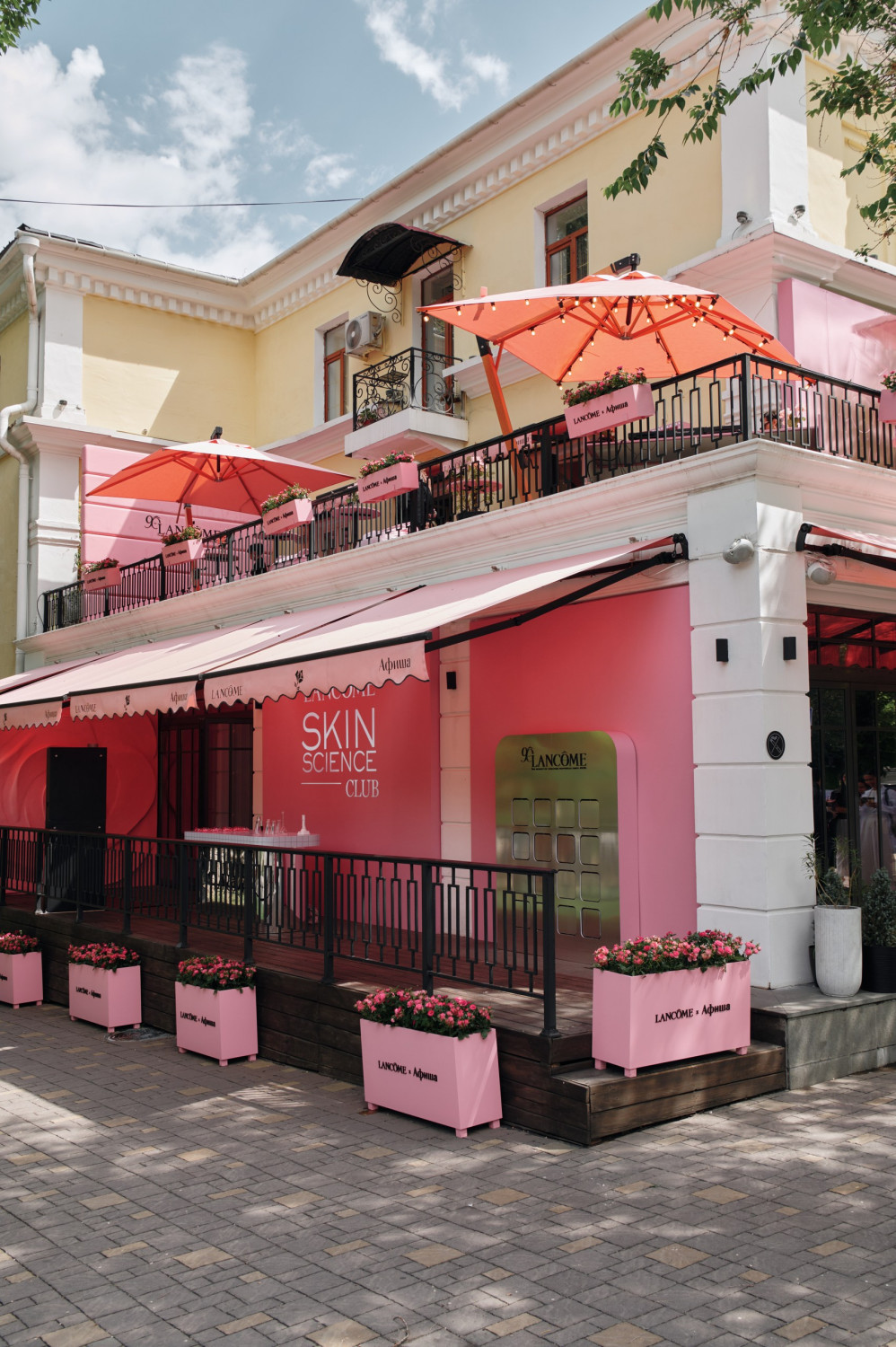 История со вкусом: юбилейная коллаборация Lancôme и «Афиши» в Алматы