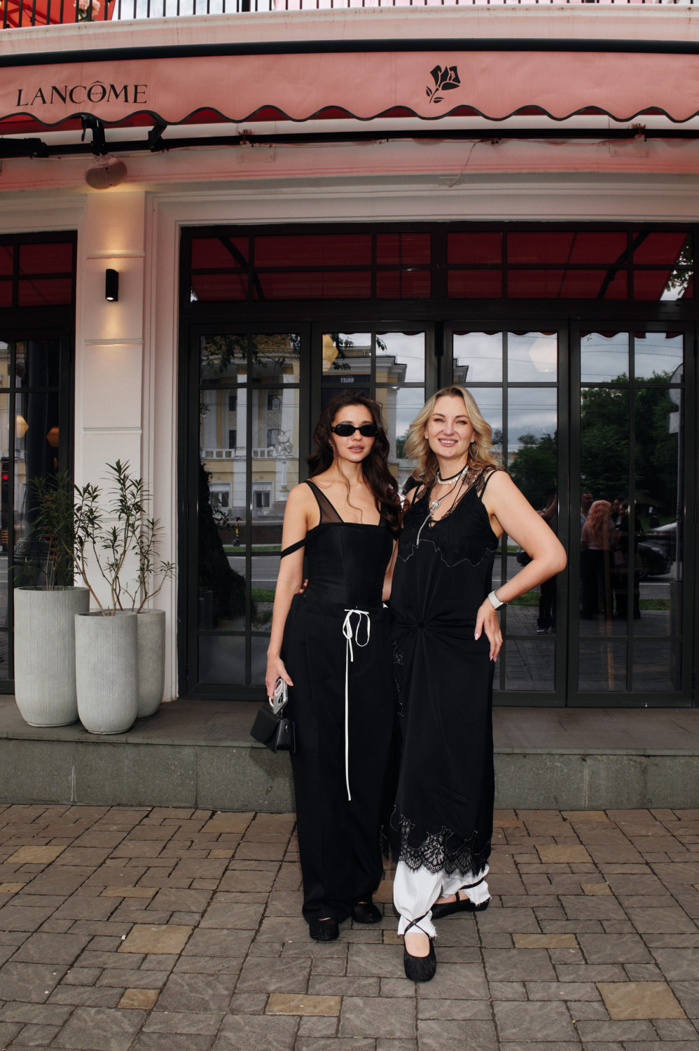 История со вкусом: юбилейная коллаборация Lancôme и «Афиши» в Алматы