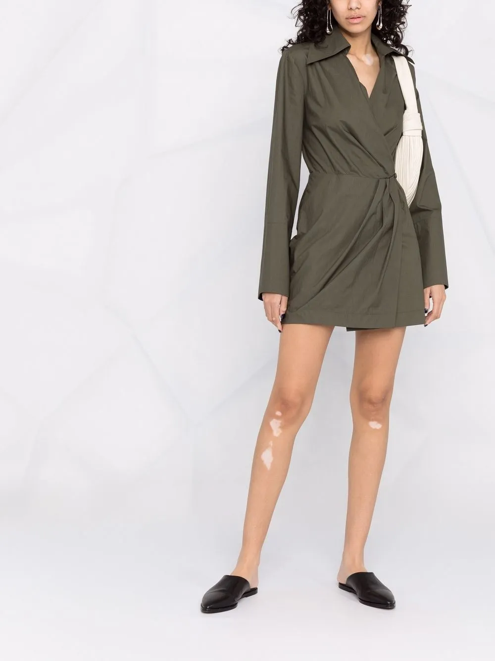 трендовые мини-платья лето 2025