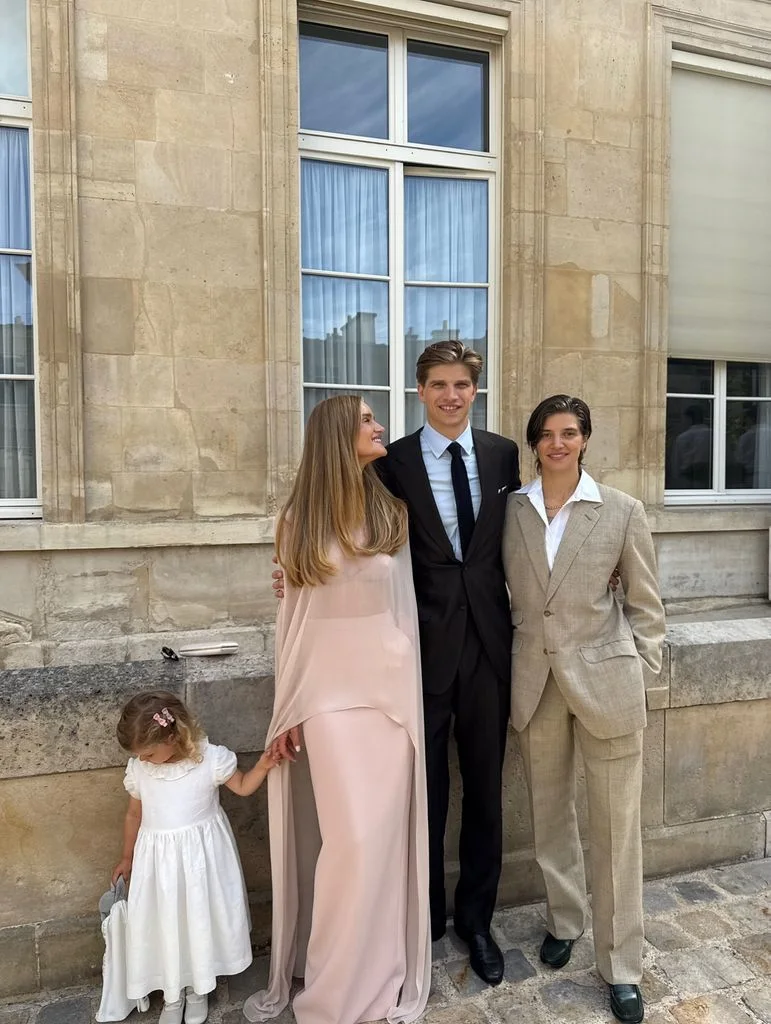 Роузи Хантингтон-Уайтли образ на свадьбе