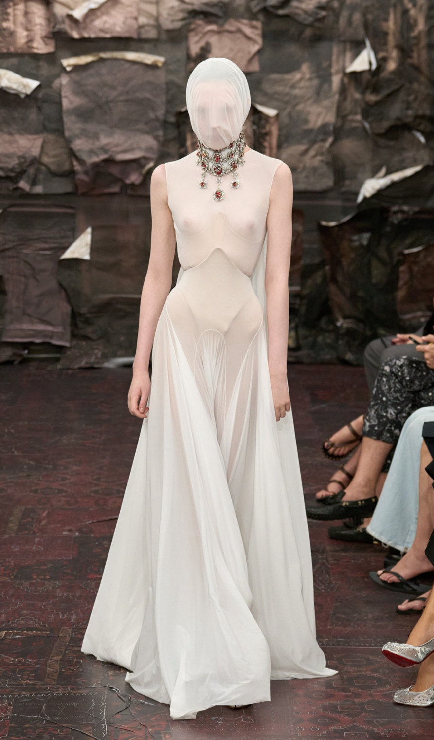 дебют Гленна Мартенса Margiela