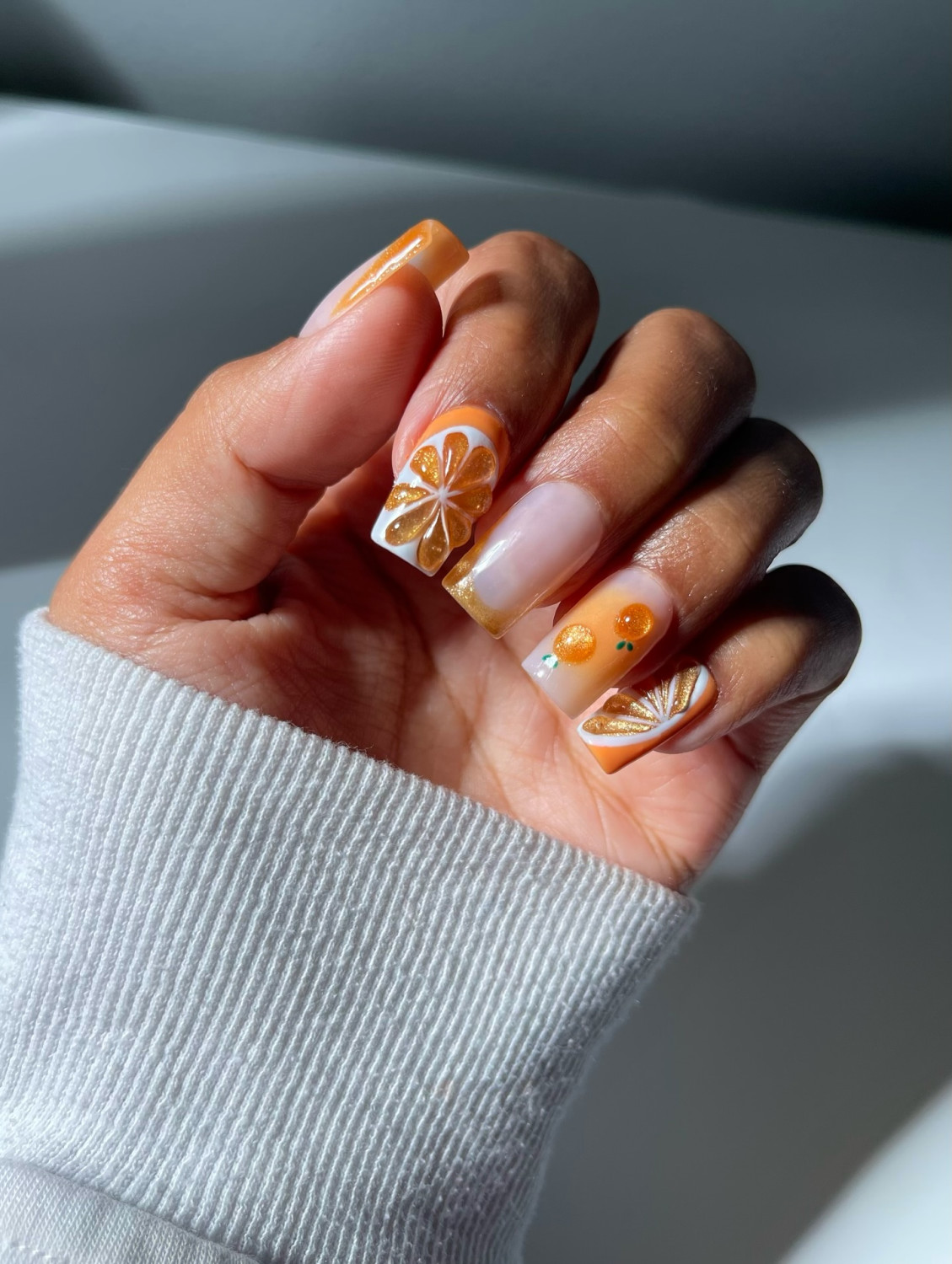 4 фруктовых тренда маникюра, которые стоит попробовать этим летом