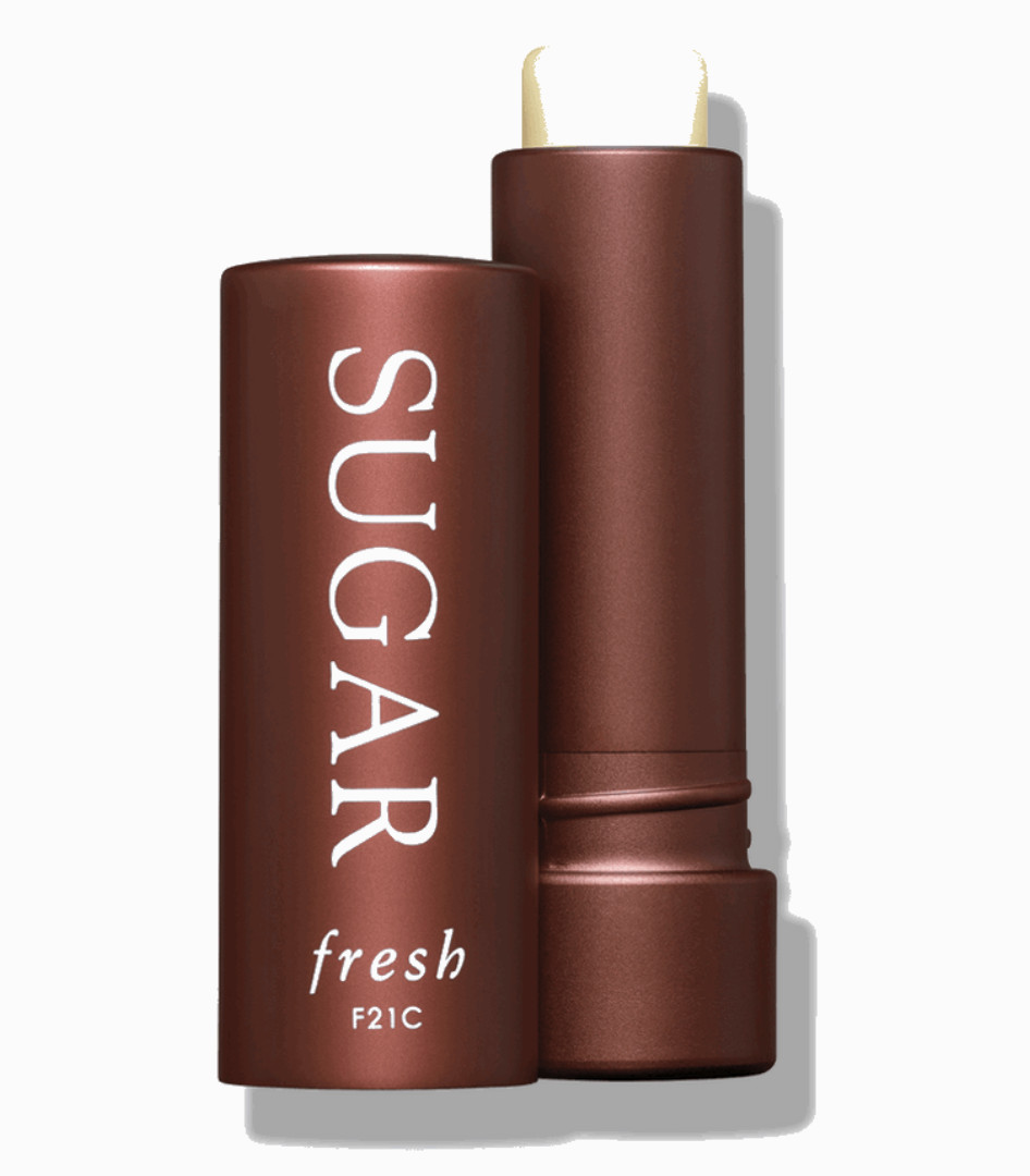 Дерматолог предупреждает: блеск для губ может усилить солнечные ожоги