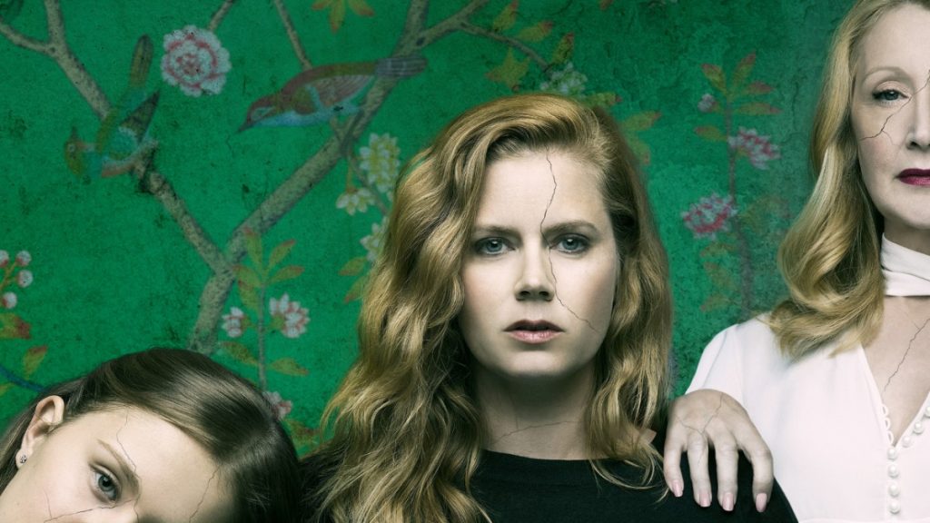 Эми Адамс острые предметы сериалы 2018