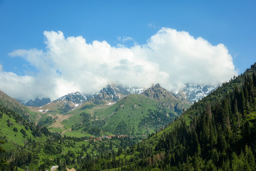 алматинские горы, туризм в Казахстане, иностранные туристы