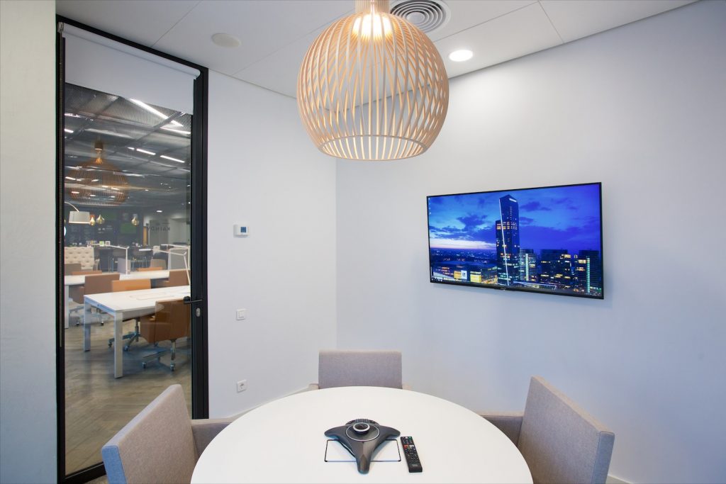 Level 8 Coworking Almaty бизнес-пространство в Алматы рабочее место