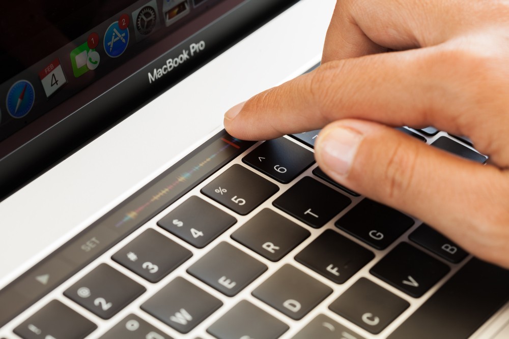Apple брак в iPhone X MacBook Pro