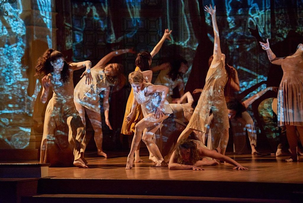 Дана Муса этно-балет Париж Казахстан архетипы женщины феминизм 