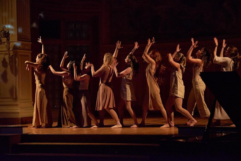 Дана Муса этно-балет Париж Казахстан архетипы женщины феминизм 