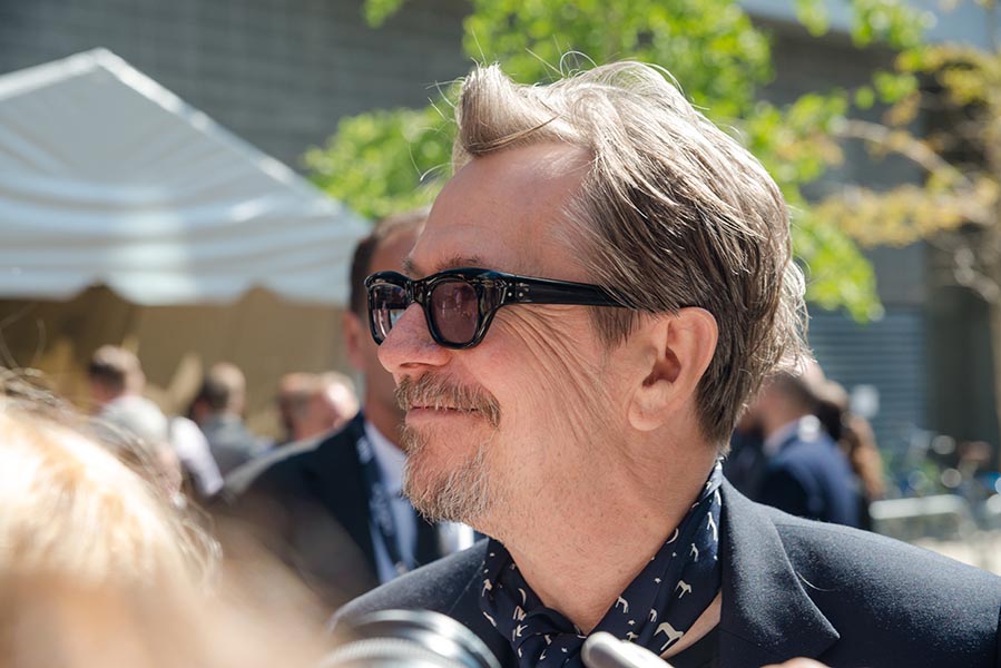 Гэри Олдмэн