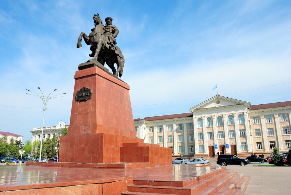 Тараз площадь Достык