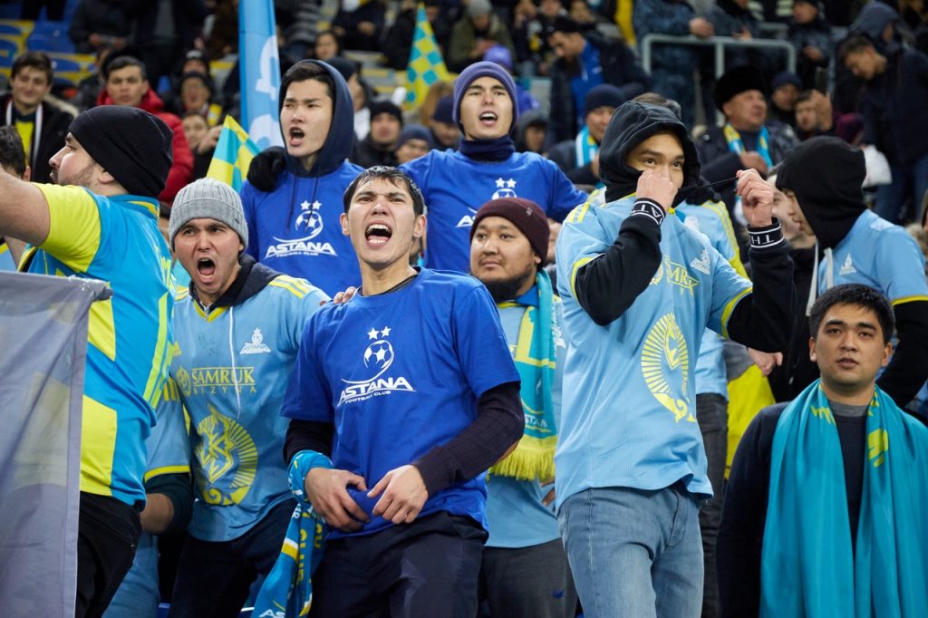 болельщики футбольного клуба Астана