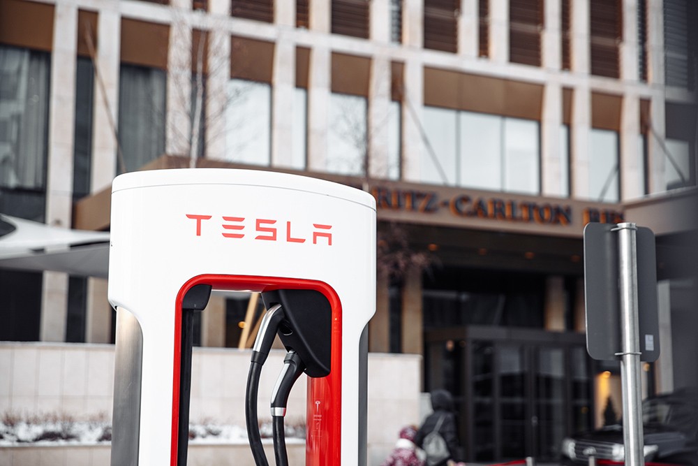 Tesla зарядная станция