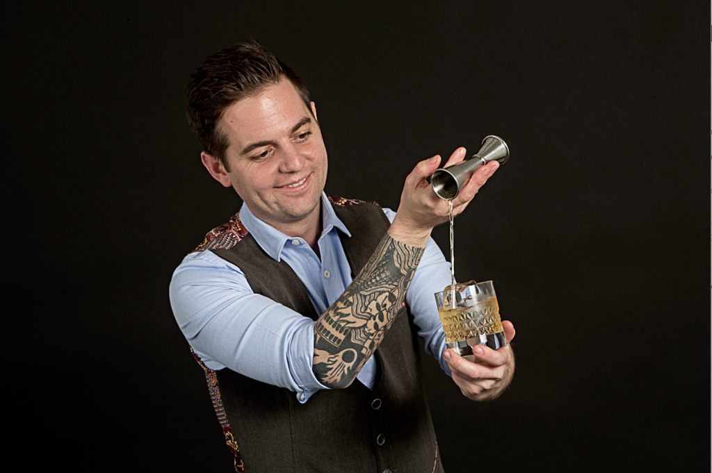 бармен Диего Бауд