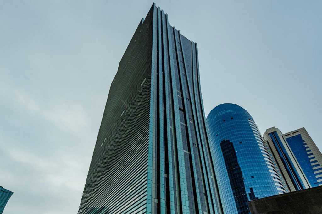 КазМунайГаз сократит треть сотрудников