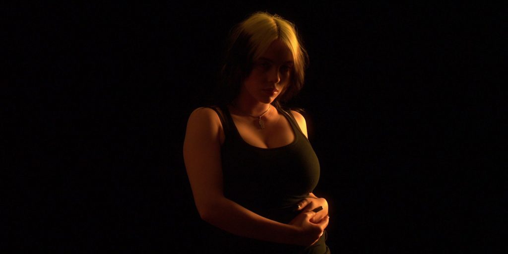 Билли Айлиш разделась