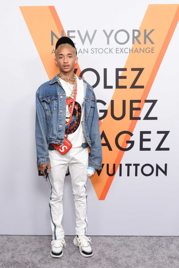 открытие выставки винтажных чемоданов Louis Vuitton